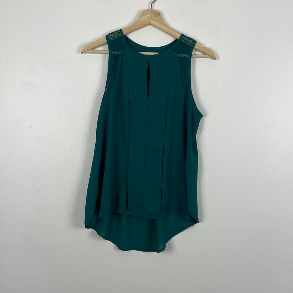 Maeve sleeveless high low hem pullover crewneck tuxedo style front blouse Size 2